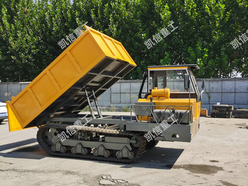 履帶運(yùn)輸車