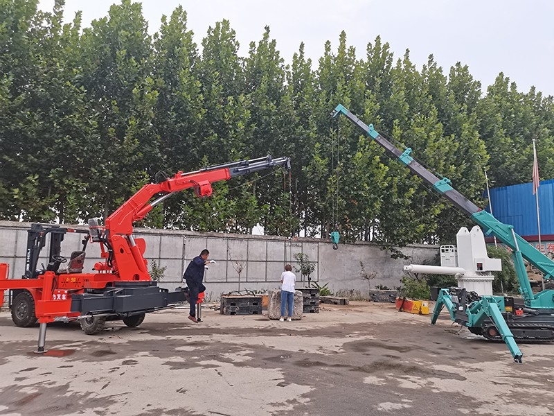 蜘蛛吊車租賃價(jià)格是多少?購(gòu)買一臺(tái)履帶式起重機(jī)多少錢？